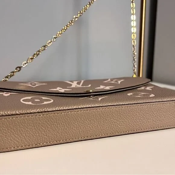 ❤️1950❤️ Louis Vuitton Felicie Pochette in Dove Cream Tourterelle - Picture 5 of 12